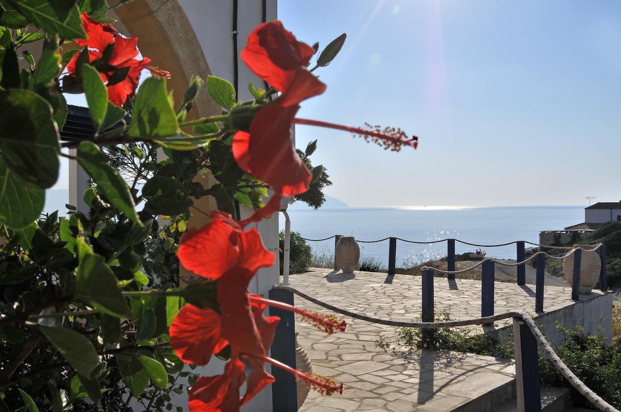 Akrotiri Hotel Platia Ammos Exterior photo