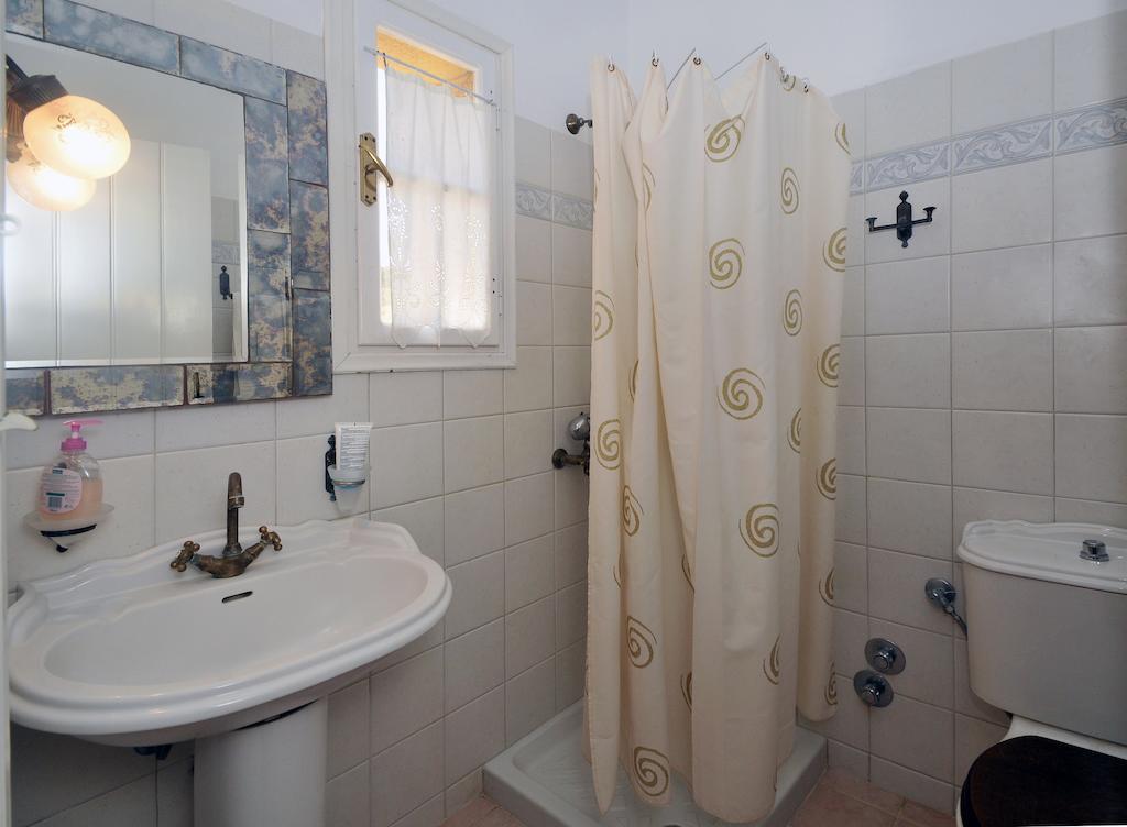 Akrotiri Hotel Platia Ammos Room photo
