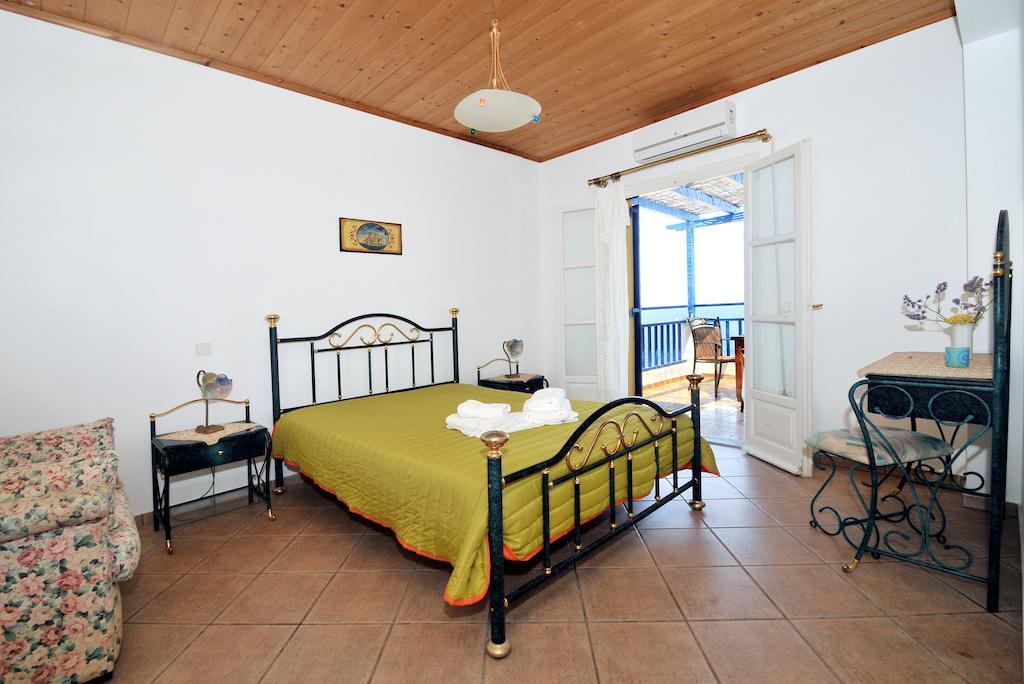 Akrotiri Hotel Platia Ammos Room photo
