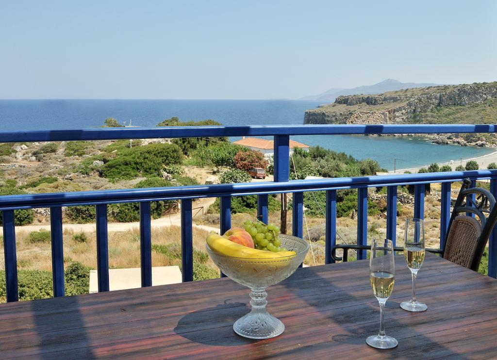Akrotiri Hotel Platia Ammos Room photo